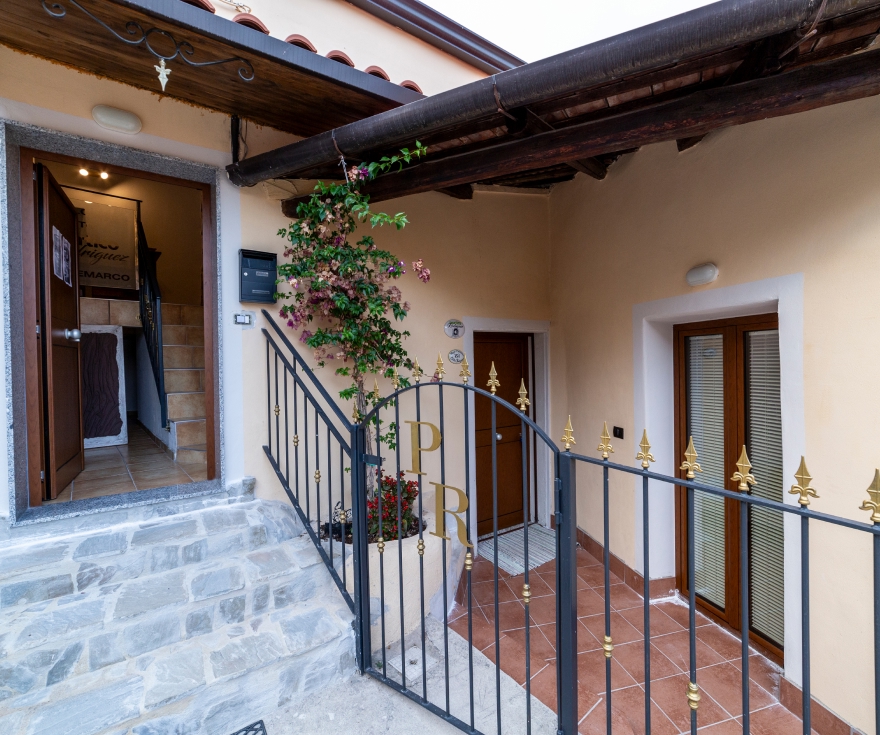 Appartamento Indipendente con vista piscina