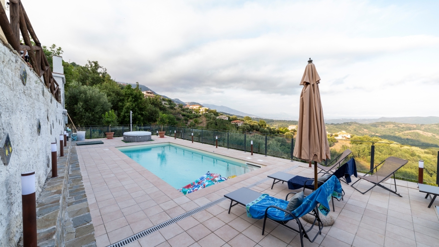 prenota-un-posto-in-piscina